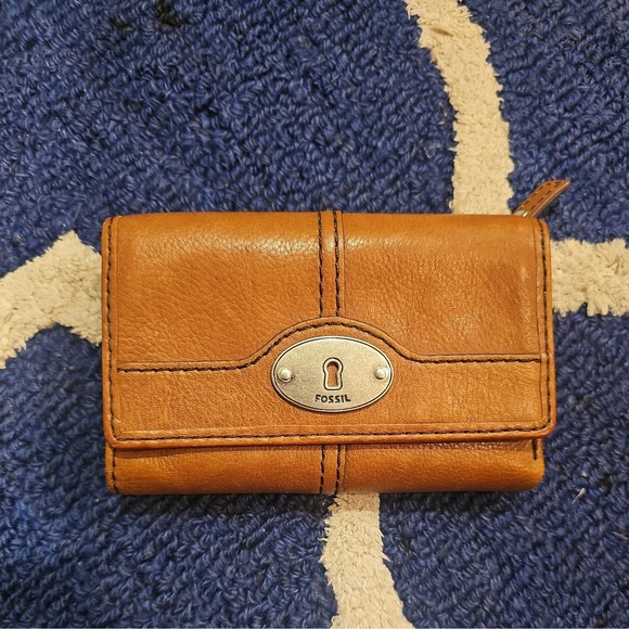 Fossil Maddox Brown Leather Trifold Wallet Organizer Cowhide Vintage Women RFID - Picture 1 of 16